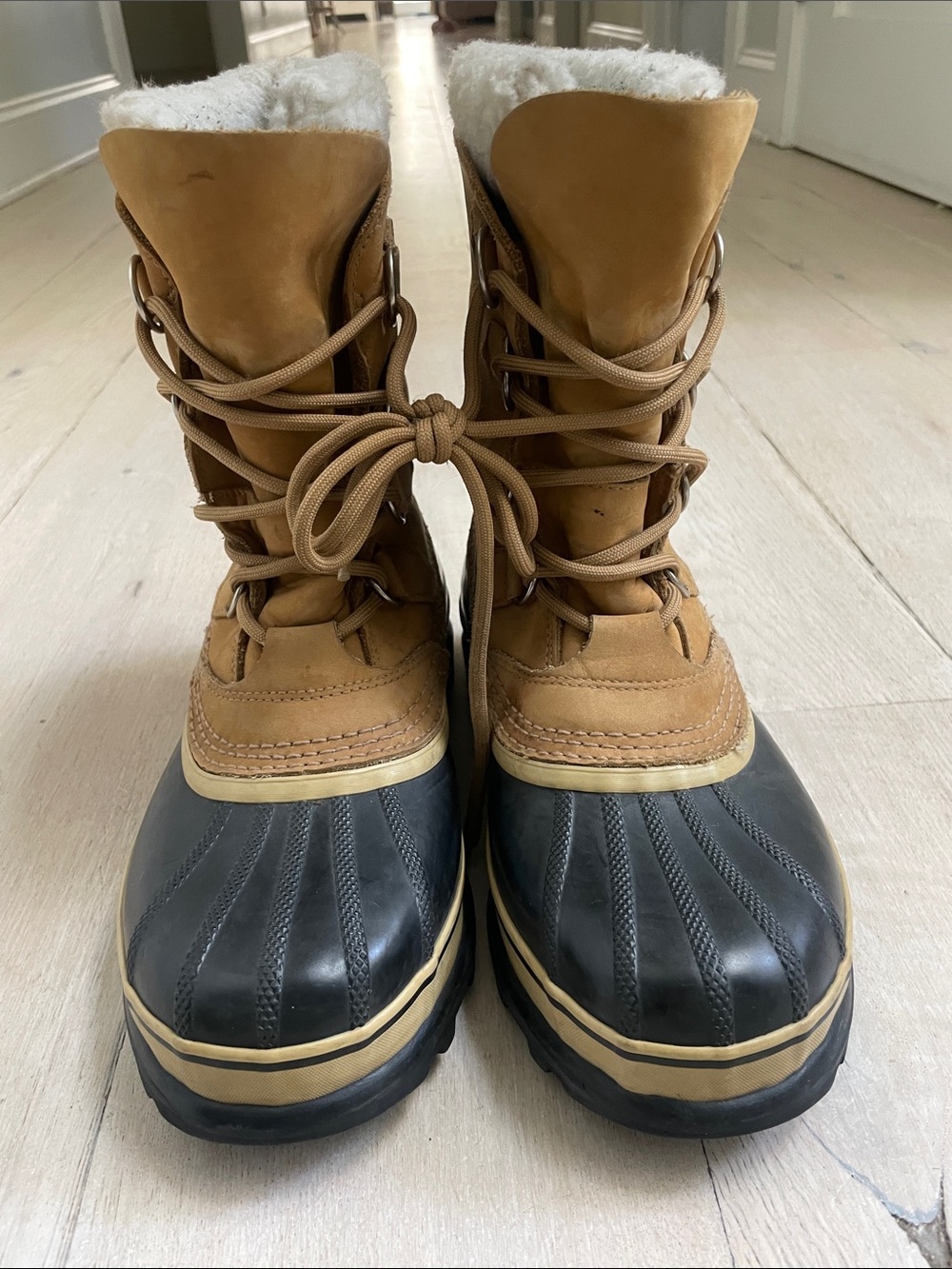 Sorel Caribou Fleece-Lined Waterproof Boot Women’s 9